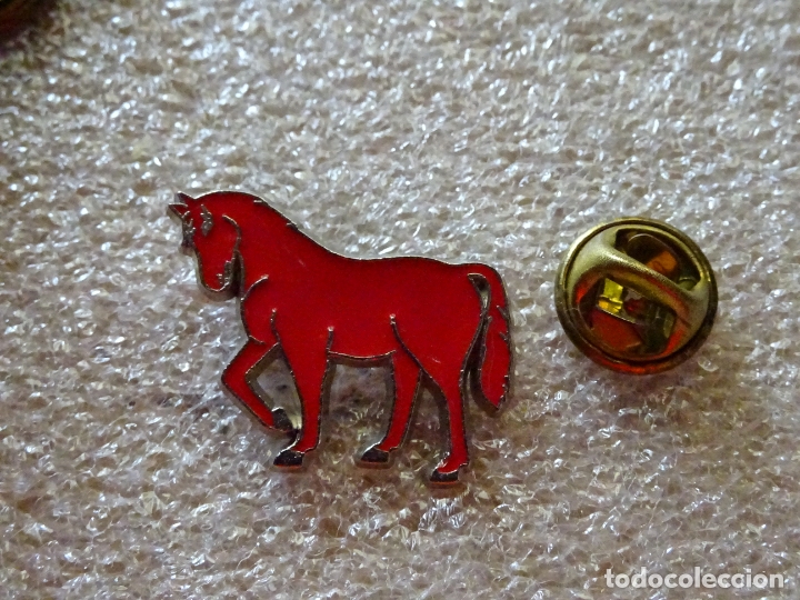 Pins de colecci&oacute;n: PIN DE ANIMALES. CABALLO ROJO
