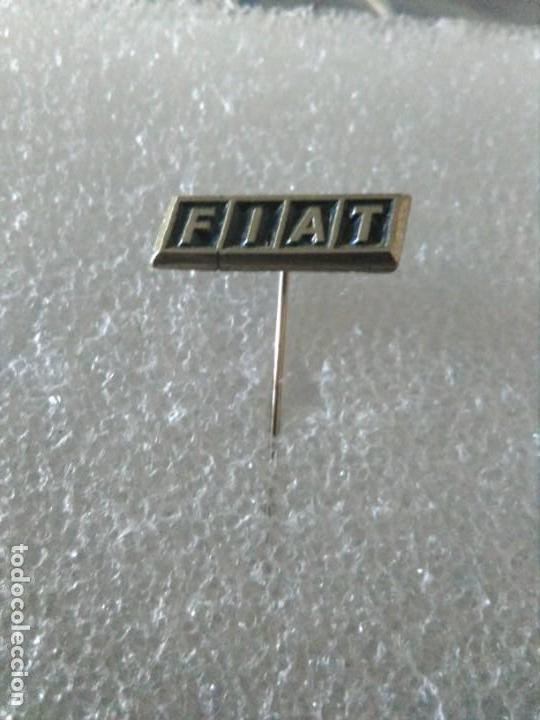 Pins de colecci&oacute;n: Insignia autom&oacute;viles , coches FIAT