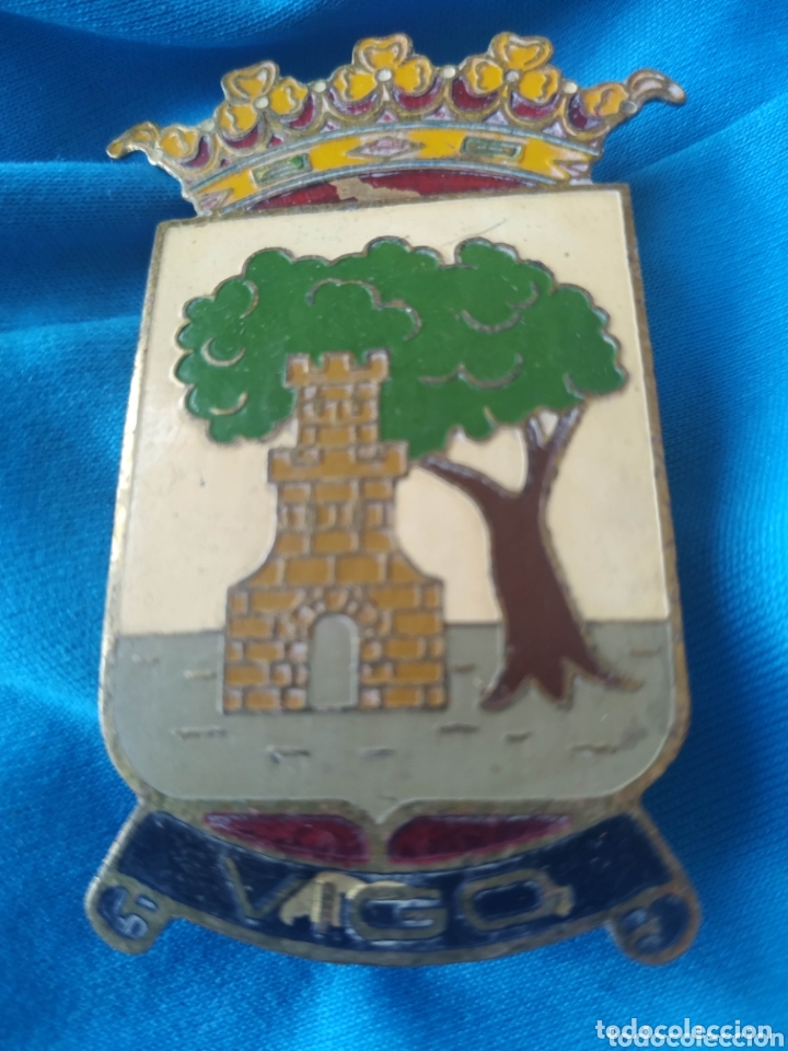 Sammlung von Pins: Placa grande antigua escudo heraldico Vigo No pin