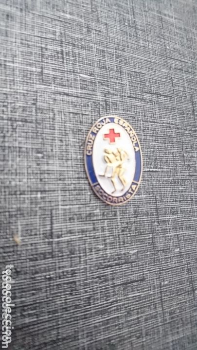 Pins de colecci&oacute;n: Pin cruz roja socorrista