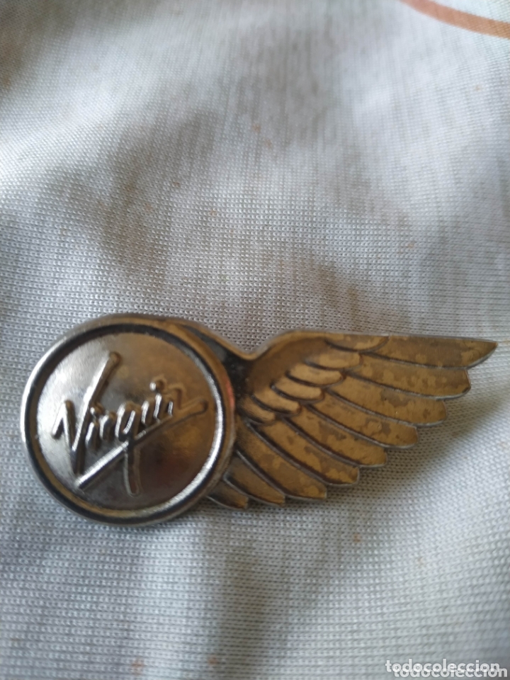 Sammlung von Pins: Pin tipo insignia tipo imperdible compa&ntilde;ia aerea Virgin airlines avionrs