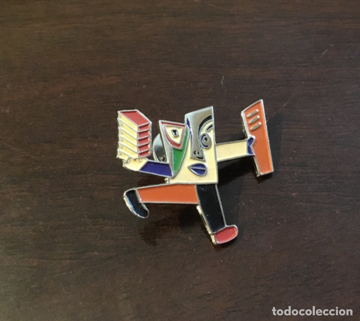 Pins de colecci&oacute;n: Pin  c&iacute;rculo de lectores Javier Mariscal - Foto 1