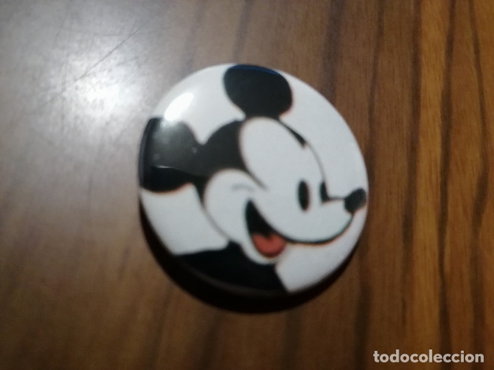 Sammlung von Pins: MICKEY MOUSE. COMIC. CHAPA. 31 CM. MET&Aacute;LICA POR DETR&Aacute;S. SIN USO. BUEN ESTADO. DIFICIL