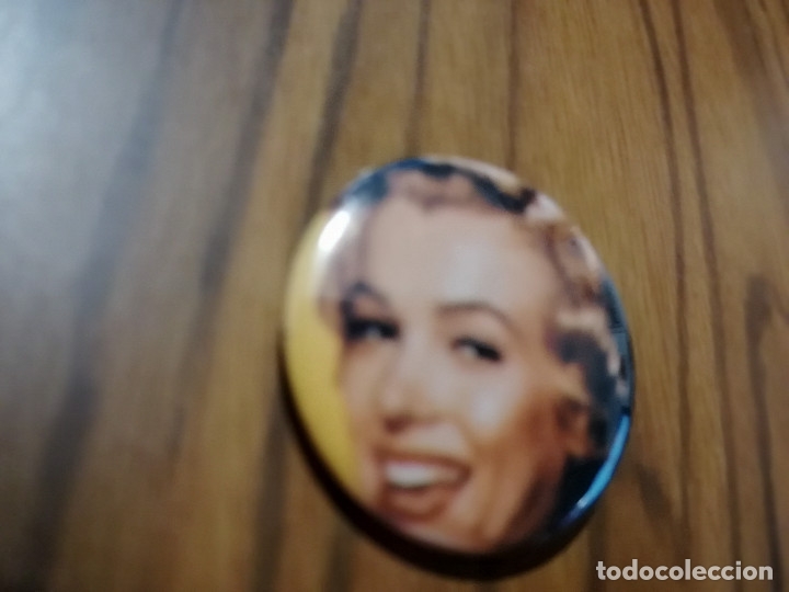 Pins de colecci&oacute;n: MARILYN MONROE. ACTRIZ. CINE CHAPA. 31CM. MET&Aacute;LICA POR DETR&Aacute;S. SIN USO. BUEN ESTADO DIFICIL