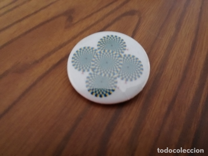 Sammlung von Pins: EFECTO OPTICO. CHAPA. 31 CM. POR DETR&Aacute;S MET&Aacute;LICA. SIN USO. BUEN ESTADO. RARA