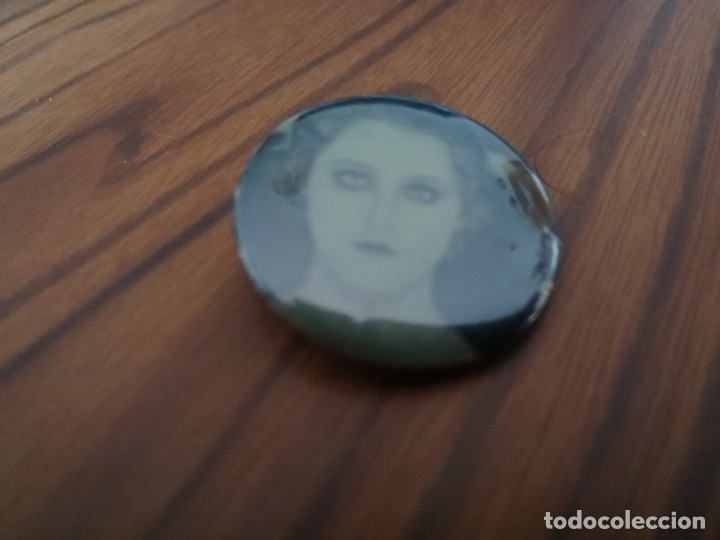 Sammlung von Pins: METROPOLIS. VERDE. CINE. CHAPA. 31 CM. POR DETR&Aacute;S MET&Aacute;LICA. SIN USO. BUEN ESTADO. RARA