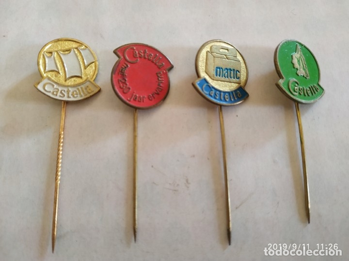 Pins e Spille di collezione: Lote de 4 Pins Met&aacute;licos de Alfiler con publicidad de Castella diferentes esmaltados antiguos
