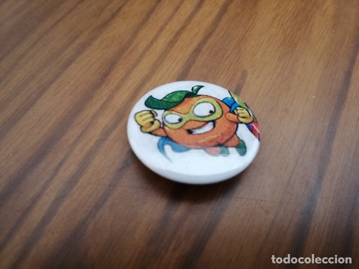 Collection pins: CHAPA. SUPER ZINGS.  CHAPA DE 31 CM. DETR&Aacute;S MET&Aacute;LICA. BUEN ESTADO. SIN USO. DIFICIL