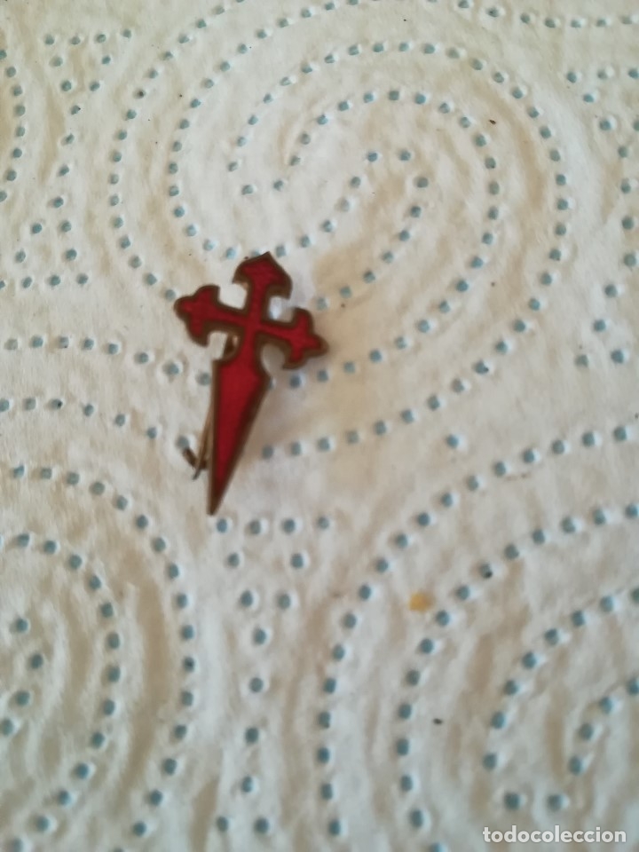 Collection pins: PEQUE&Ntilde;O PIN ESMALTADO. ORDEN DE SANTIAGO