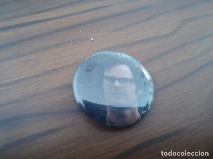 Sammlung von Pins: CHAPA. ACTOR DE LA PEL&Iacute;CULA IT. 31 CM. PARTE DE ATR&Aacute;S MET&Aacute;LICA. SIN USO. RARA