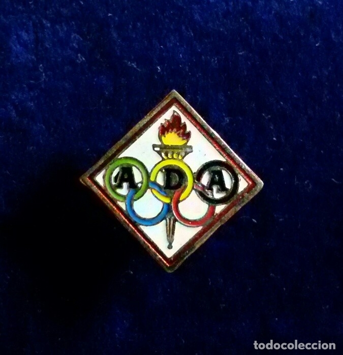 Pins de cole&ccedil;&atilde;o: Antigua insignia pin de ojal o solapa esmaltado futbol olimpiadas A.D.A