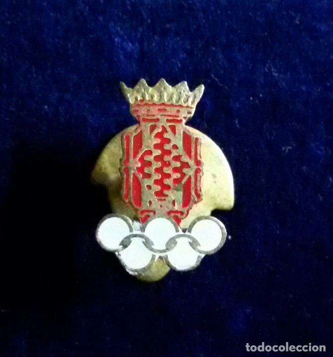 Pin's de collection: Antigua insignia pin de ojal o solapa esmaltado olimpiadas escudo anillas olimpicas deporte