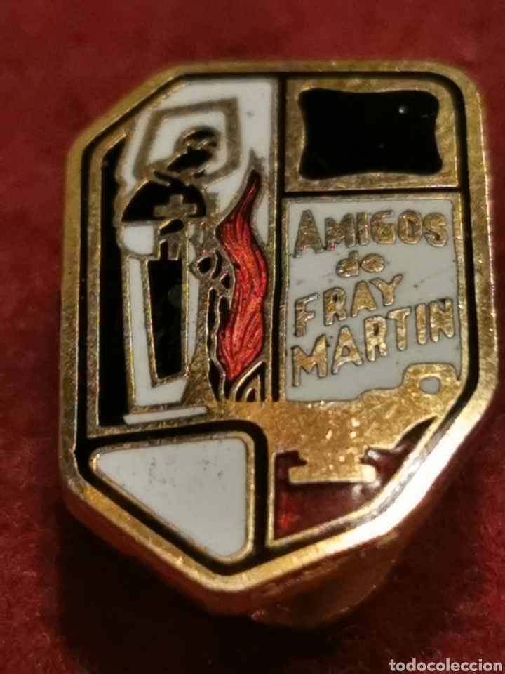 Pin's de collection: Pin de solapa amigos de Fray Mart&iacute;n