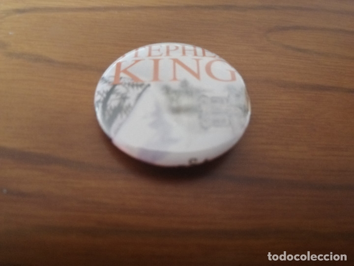 Pins de colecci&oacute;n: STEPHEN KING. PORTADA DE LIBRO. CHAPA. 31 CM. MET&Aacute;LICA POR DETR&Aacute;S. BUEN ESTADO. DIFICIL