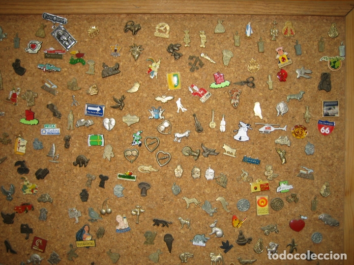Pins de colecci&oacute;n: Lote de cuadro con pins - Foto 3