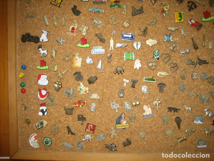 Pins de colecci&oacute;n: Lote de cuadro con pins - Foto 5