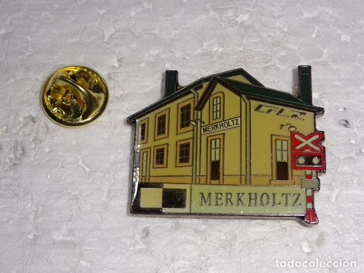 Pins de colecci&oacute;n: PIN DE TRENES FERROCARRILES. LUXEMBURGO. ESTACI&Oacute;N DE FERROCARRILES CFL MERKHOLTZ