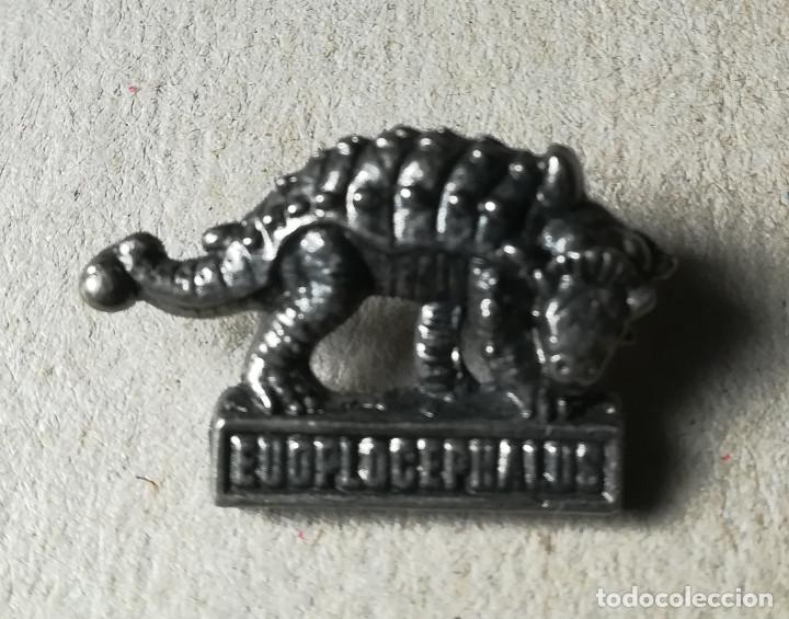 Pins de colecci&oacute;n: PIN DINOSAURIO EUOPLOCEPHALUS. - Foto 1