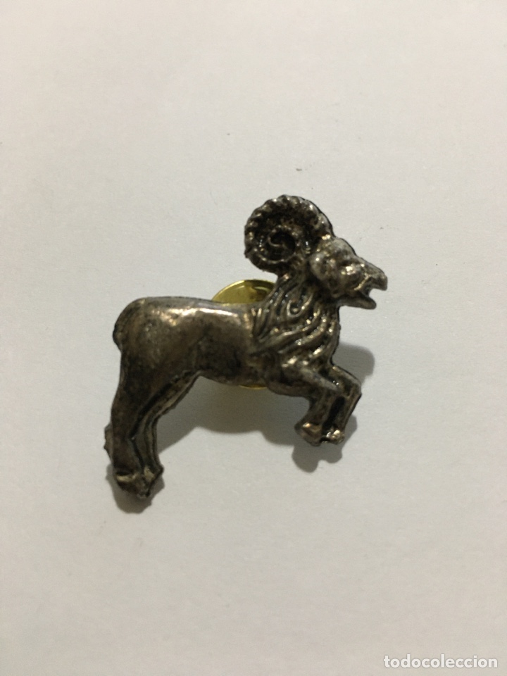 Pins de colecci&oacute;n: Pins ciervo - Foto 1