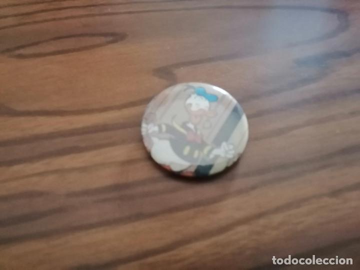 Sammlung von Pins: PATO DONALD. WALT DISNEY. COMIC. CHAPA. 31 MM. DE DI&Aacute;METRO. PARTE DE ATR&Aacute;S MET&Aacute;LICA. DIFICIL