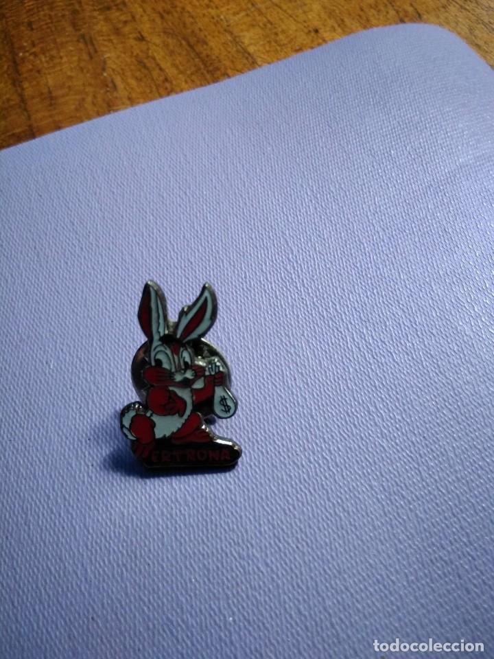 Pins de colecci&oacute;n: Pin Extroma,marca de utensilios para conejos