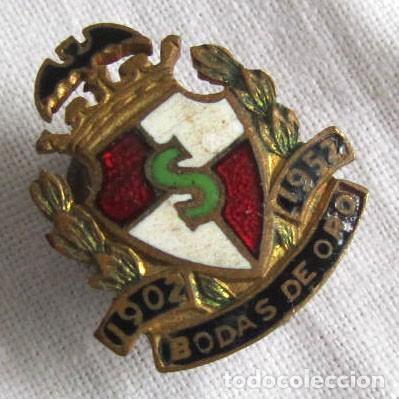 Pins de colecci&oacute;n: Insignia de solapa esmaltada Club de Tenis La Salud Bodas de oro 1902-1952
