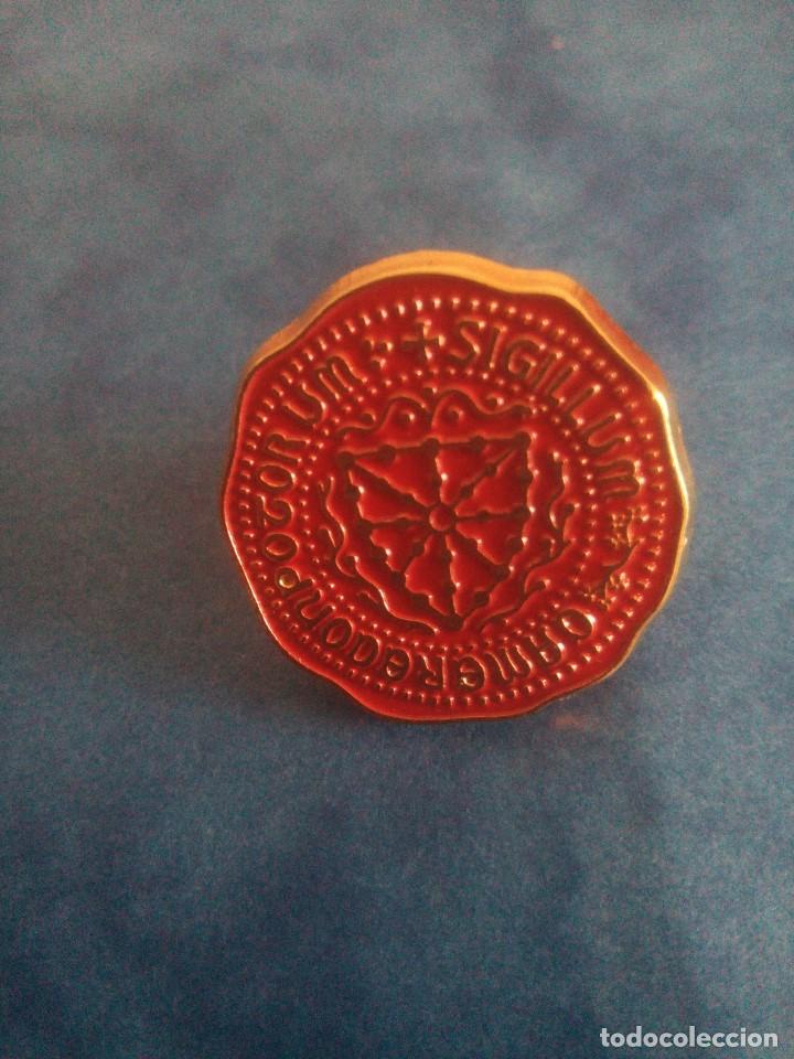 Pin escudo - cuño - Cámara de Comptos - Navarra