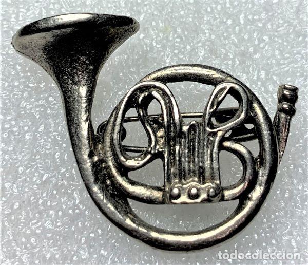 Pin's de collection: PIN BROCHE METALICO EXCELENTE CALIDAD (TROMPA)