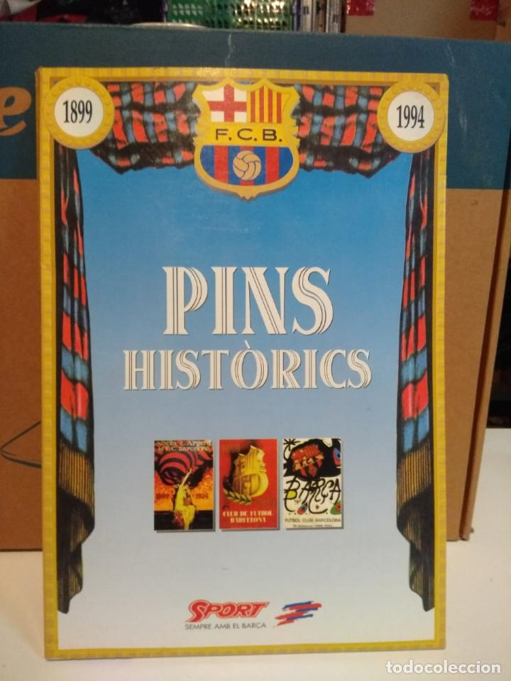Pins de colecci&oacute;n: BAR&Ccedil;A / FUTBOL CLUB BARCELONA : PINS HISTORICS (1899-1994) CARPETA CON 8 PINS + 8 LAMINAS