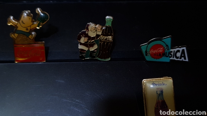 Pins de colecci&oacute;n: Lote de 10 pins de Coca Cola - Foto 2