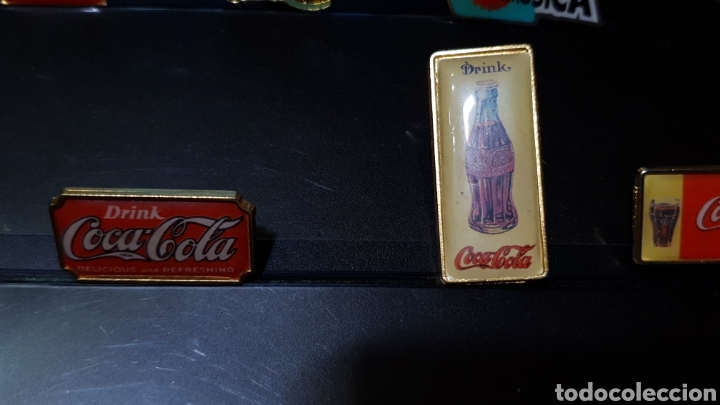 Pins de colecci&oacute;n: Lote de 10 pins de Coca Cola - Foto 4