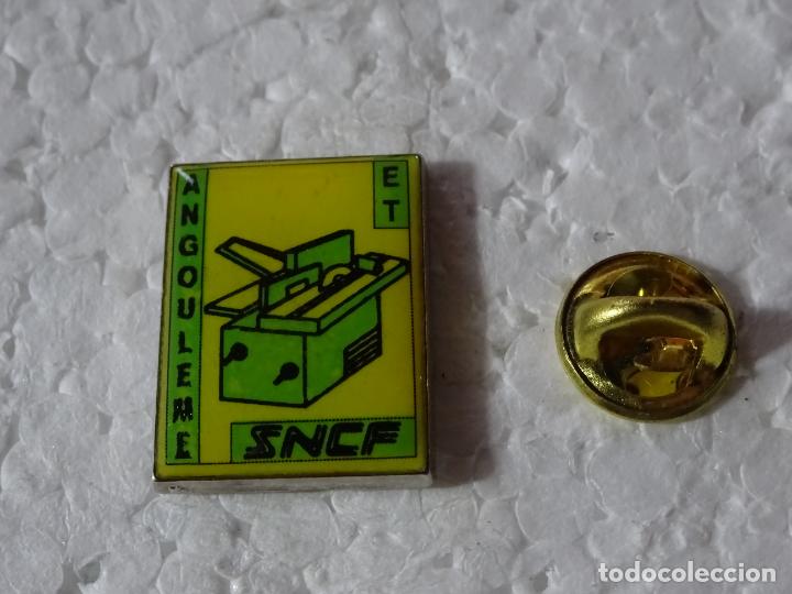 Pins de cole&ccedil;&atilde;o: PIN DE TRENES FERROCARRILES. TREN LOCOMOTORA FRANCIA. TALLER SNCF ANGOULEME