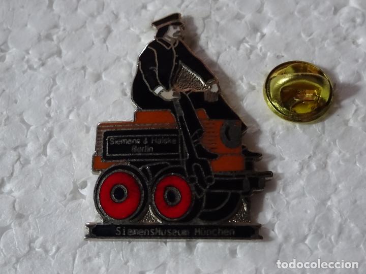 Pins de cole&ccedil;&atilde;o: PIN DE TRENES FERROCARRILES. TREN LOCOMOTORA FRANCIA. ANTIGUO MAQUINISTA FERROVIARIO SIEMENS MUNICH