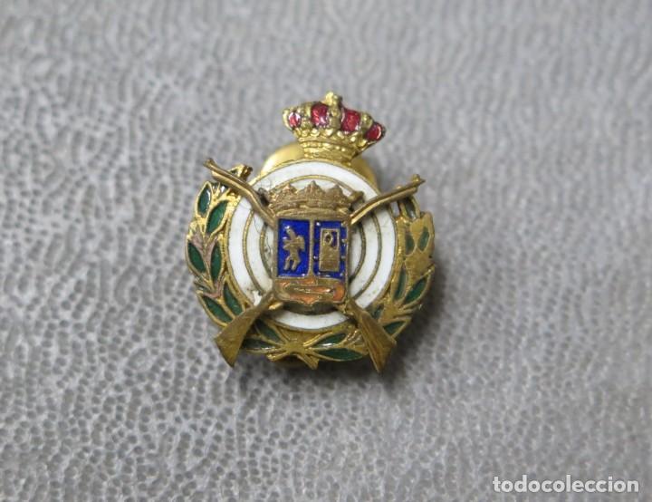 Sammlung von Pins: INSIGNIA DE OJAL ESMALATADA. TIRO MADRID