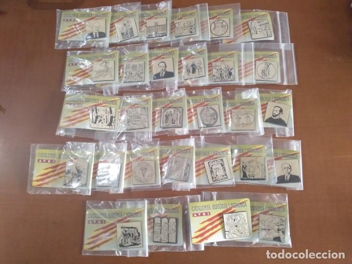 Pins de colecci&oacute;n: LOTE DE 29 PINS ** CATALUNYA, HISTORIA I MEMORIA ** EN BOLSA NUEVOS