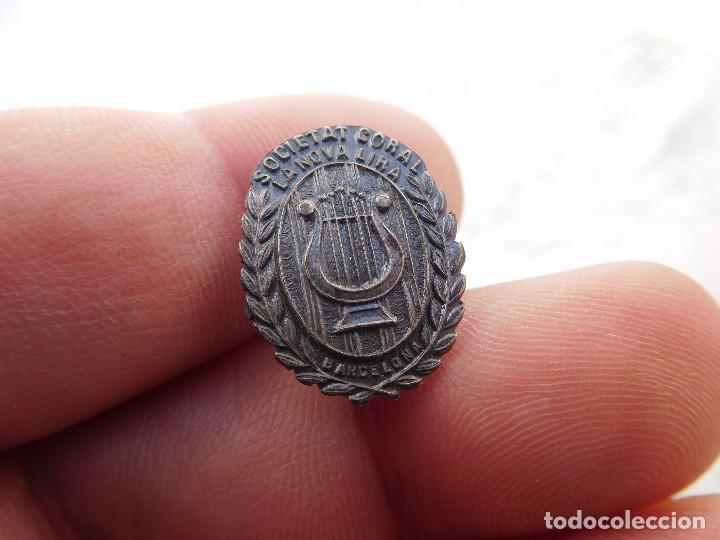 Pins de colecci&oacute;n: Insignia societat coral la nova lira Barcelona