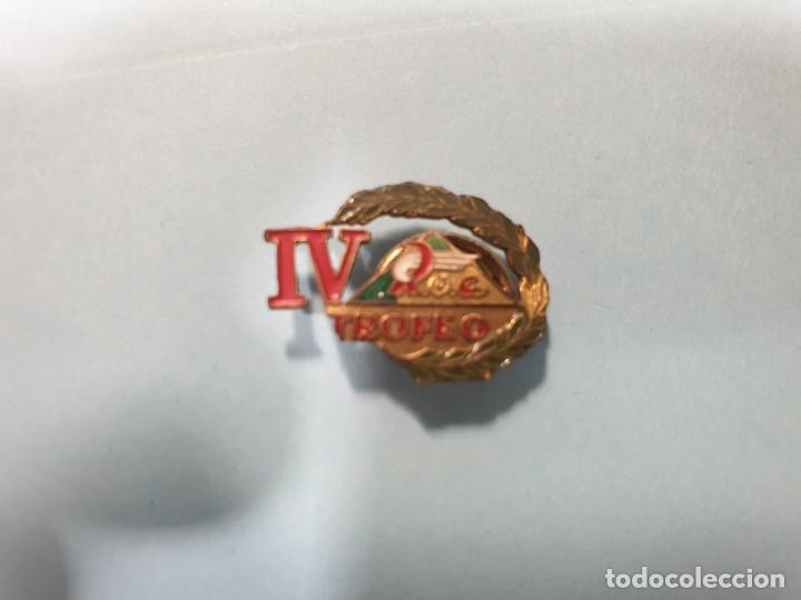 Pins de colecci&oacute;n: INSIGNIA - ROA IV TROFEO - Foto 1