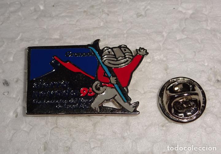 Collection pins: PIN DE ESQU&Iacute; SKI. MUNDIALES DE SIERRA NEVADA 95 1995, GRANADA. CECILIO CAMINANDO