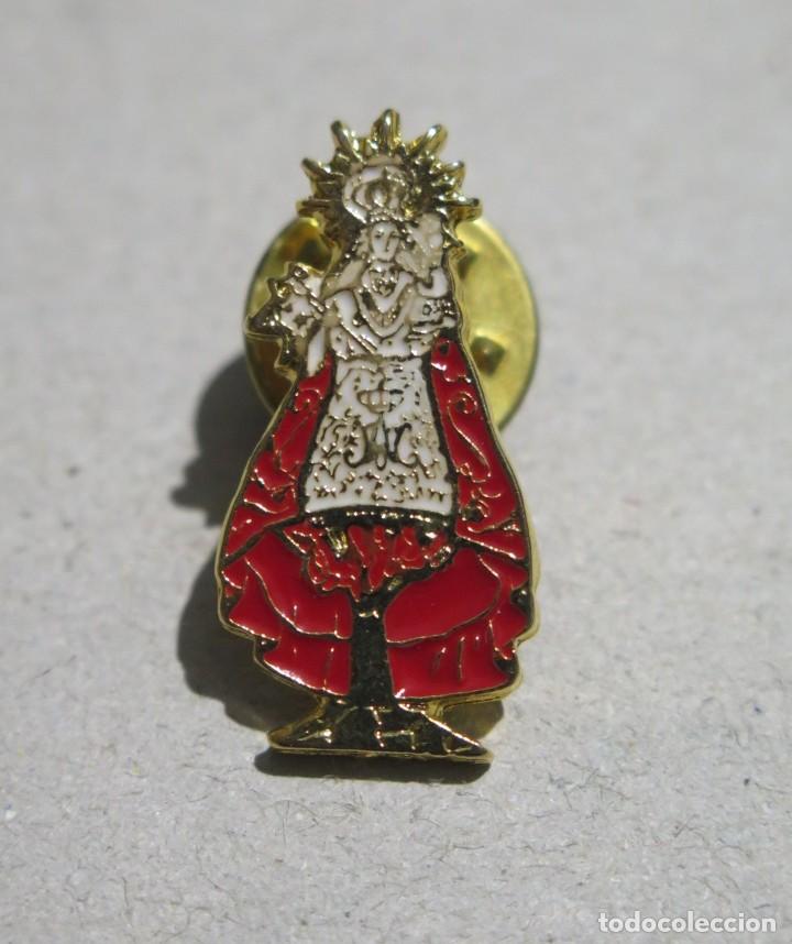 Sammlung von Pins: PIN ADVOCACION MARIANA