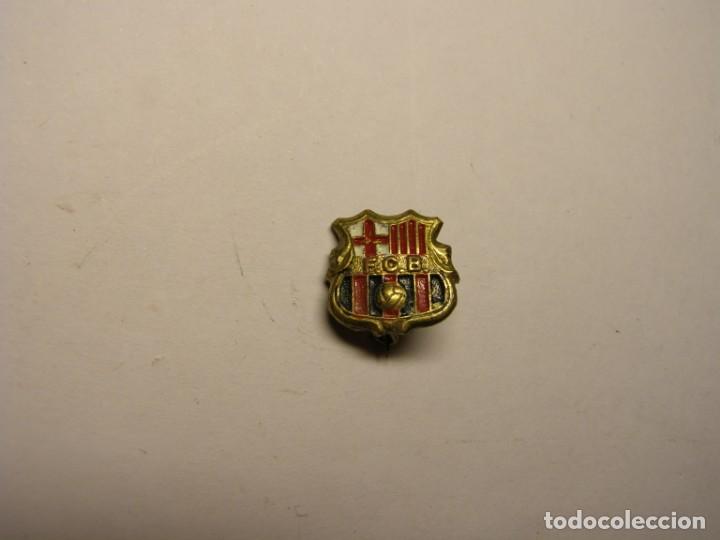 Pins de colecci&oacute;n: Insignia solapa antigua Club Futbol Barcelona.