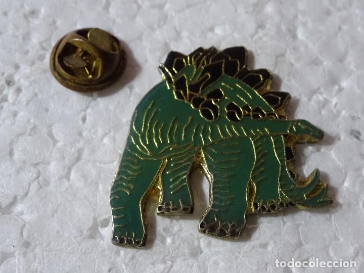 Pins de cole&ccedil;&atilde;o: PIN DE ANIMALES. DINOSAURIOS. ESTEGOSAURIO