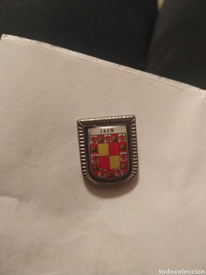 Sammlung von Pins: Pin escudo heraldico poblacion municipio ciudad de Jaen