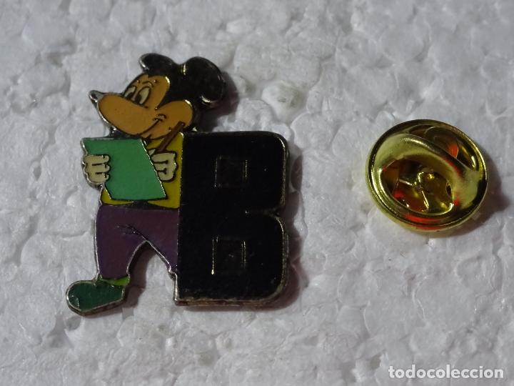 Pins e Spille di collezione: PIN DE DIBUJOS ANIMADOS. WALT DISNEY. MICKEY MOUSE. LETRA B BERTA B&Aacute;RBARA BORJA BRUNO