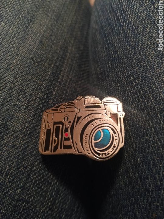 Pins de colecci&oacute;n: Pin tipo insignia aguja camara Reflex