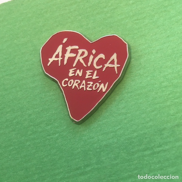 Pins de colecci&oacute;n: Pin Concierto Africa en el Corazon 1993