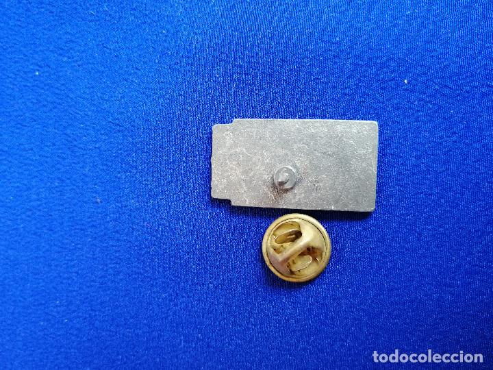Pins de colecci&oacute;n: pin levis 517 - Foto 3