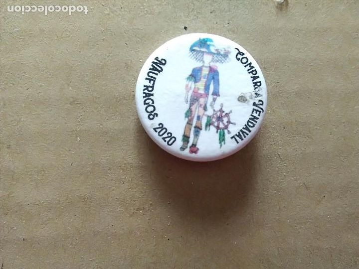Pins de colecci&oacute;n: CHAPA CARNAVAL DE BADAJOZ COMPARSA VENDAVAL 2020 - Foto 1