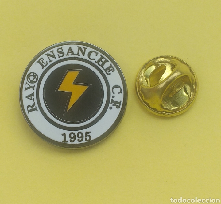 Collection pins: PIN FUTBOL - ESMALTE - RAYO ENSANCHE C.F. - MADRID - ALCALA DE HENARES