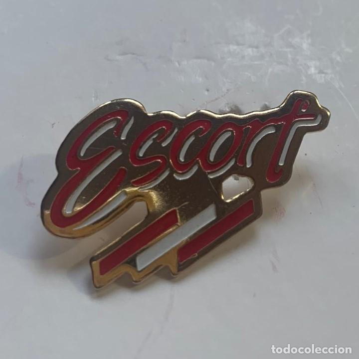 Pins de colecci&oacute;n: Pin coche FORD Escort - Foto 1