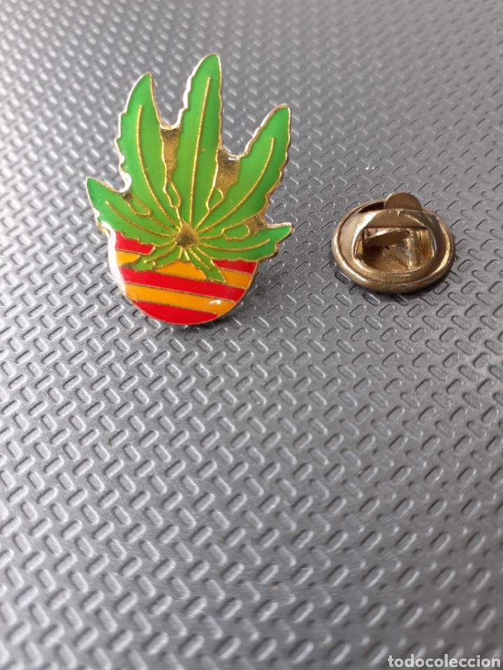 Pins de colecci&oacute;n: PIN HOJA DE MARIGUANA. - Foto 1